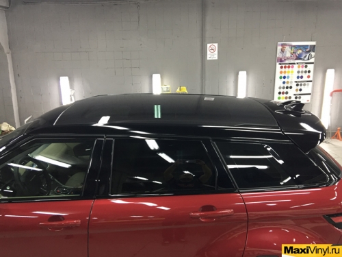 Оклейка крыши в черный глянец на Range Rover Evoque